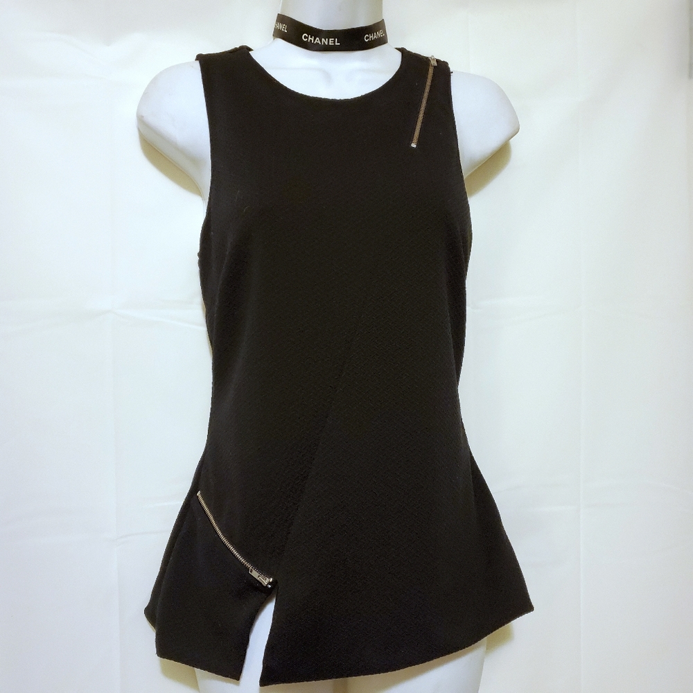 TROUVE Black Textured Asymmetrical Zipper Tank Top - Picture 2 of 10